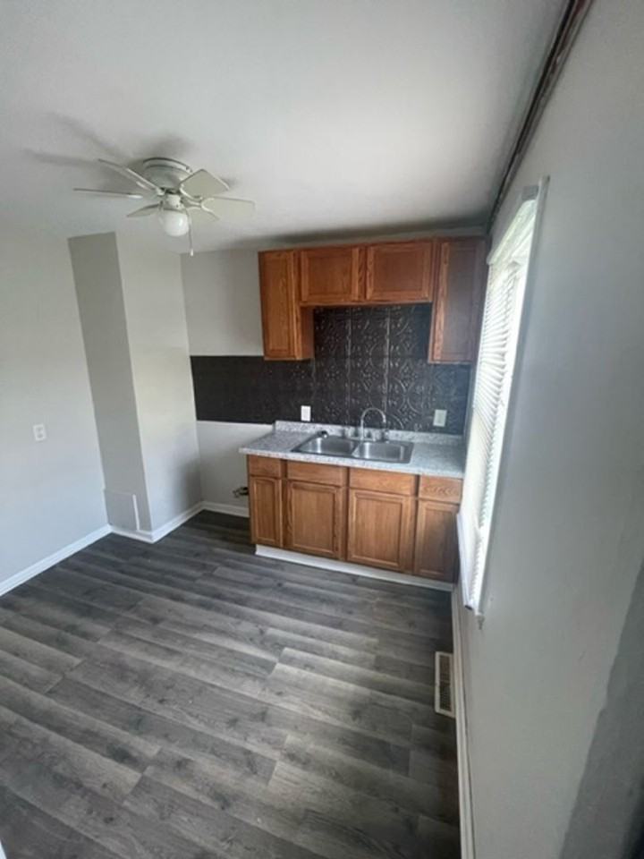 2378 Jackson St - Photo 6 of 17