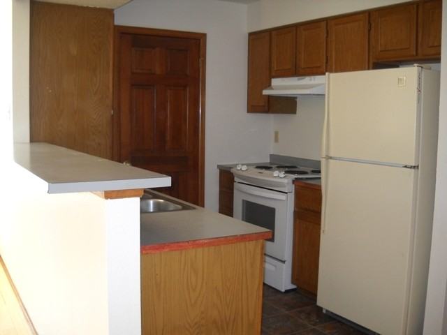 3057 Fulton Cir - Photo 3 of 13