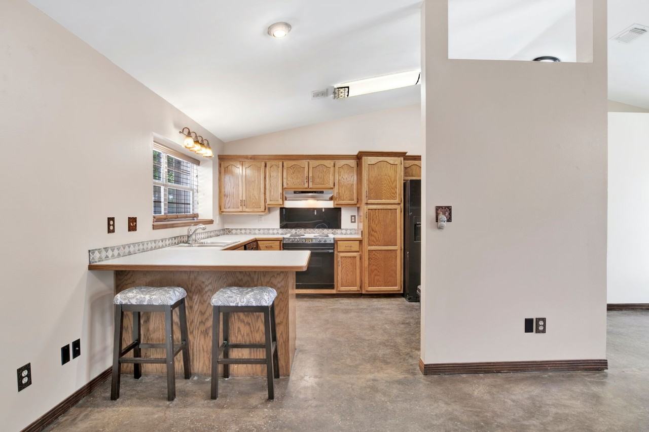 6660 Schwab Dr - Photo 6 of 21