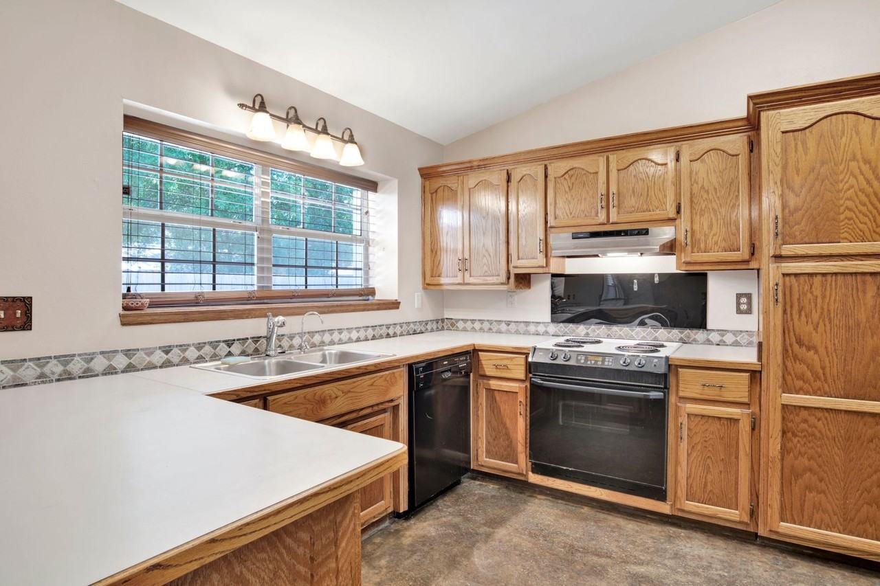 6660 Schwab Dr - Photo 7 of 21