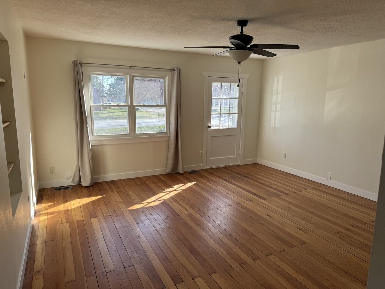 695 Iowa Ave #NA - Photo 2 of 8