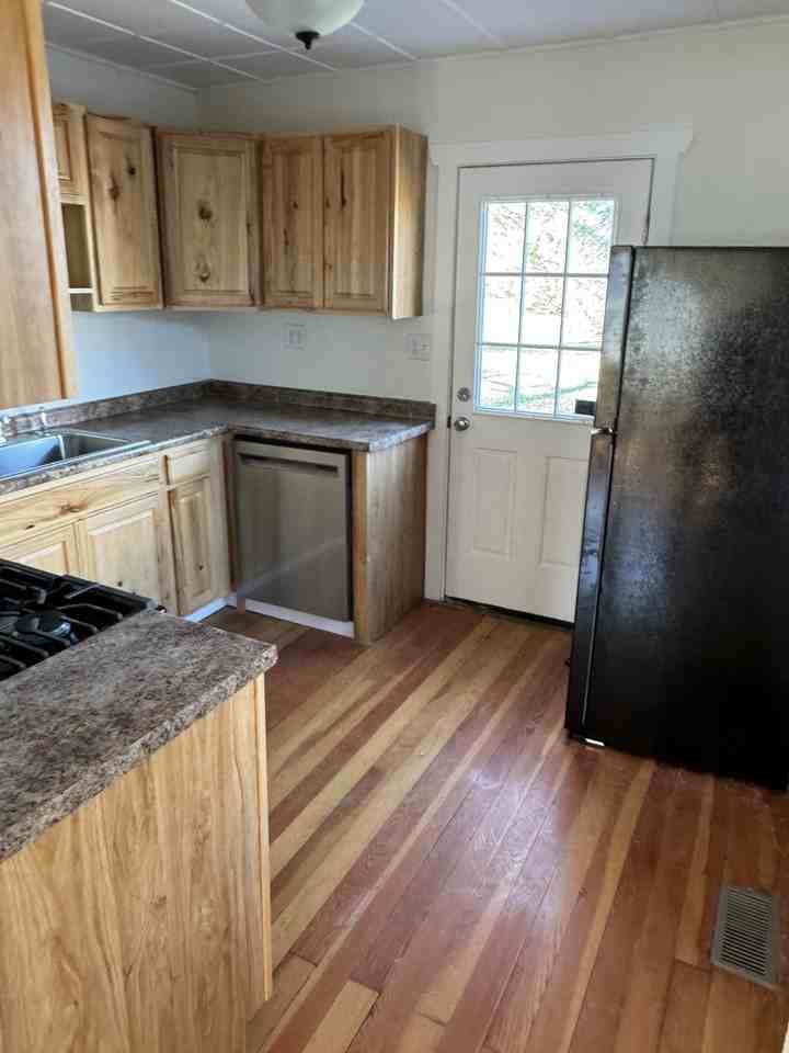 695 Iowa Ave #NA - Photo 3 of 8