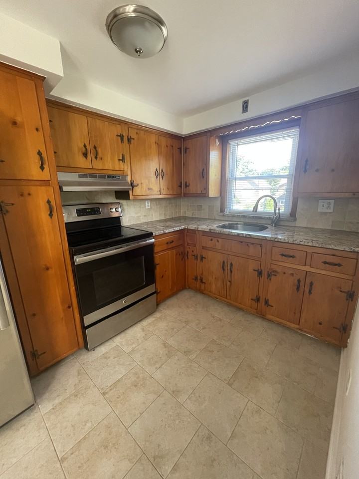 74 4th Ave #2 - Photo 3 of 6