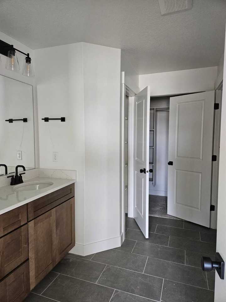 1029 W Coral Charm Way #1 - Photo 4 of 5