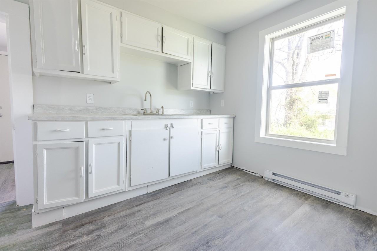 129 Jackson St #1 - Photo 2 of 10