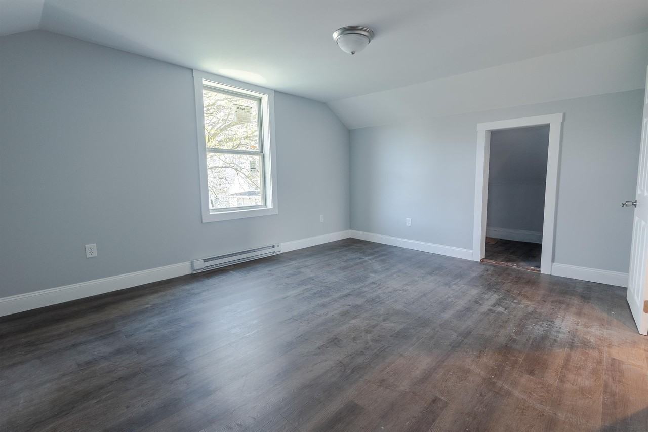 129 Jackson St #1 - Photo 5 of 10