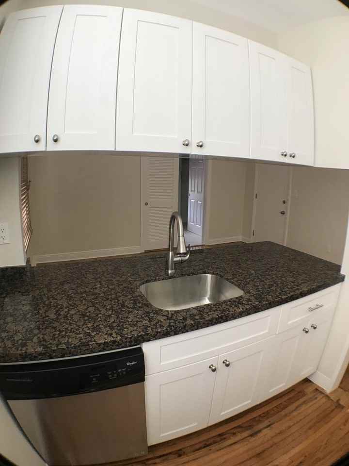 222 Phoenetia Ave #5 - Photo 4 of 11