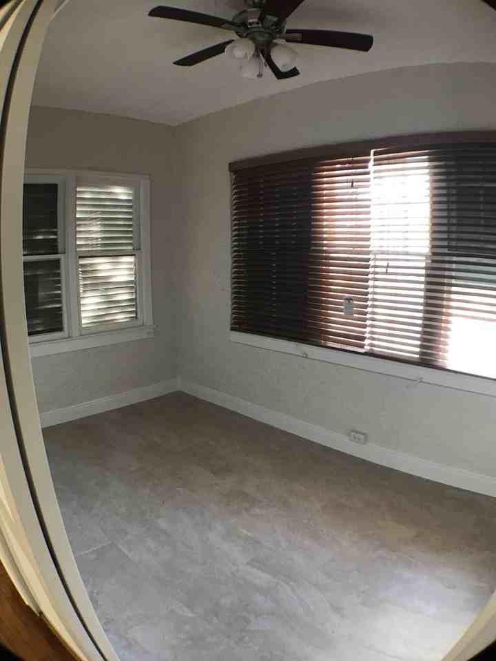 222 Phoenetia Ave #5 - Photo 6 of 11