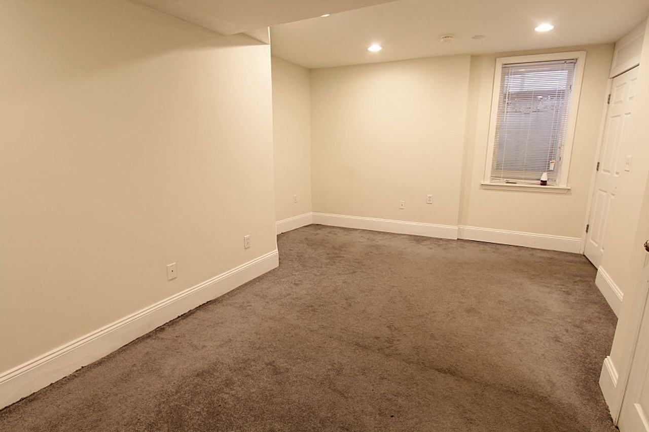 25 Aspinwall Ave - Photo 3 of 20