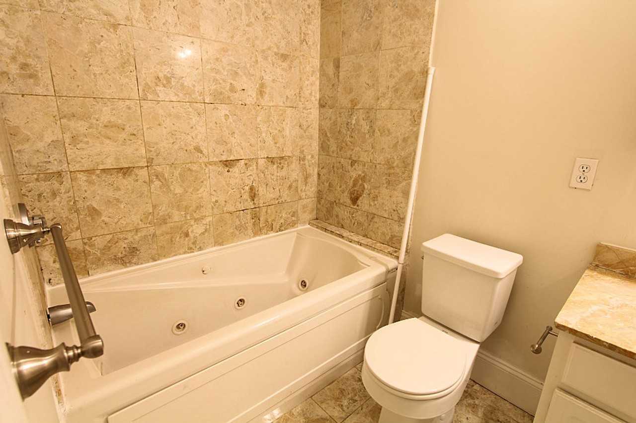 25 Aspinwall Ave - Photo 4 of 20