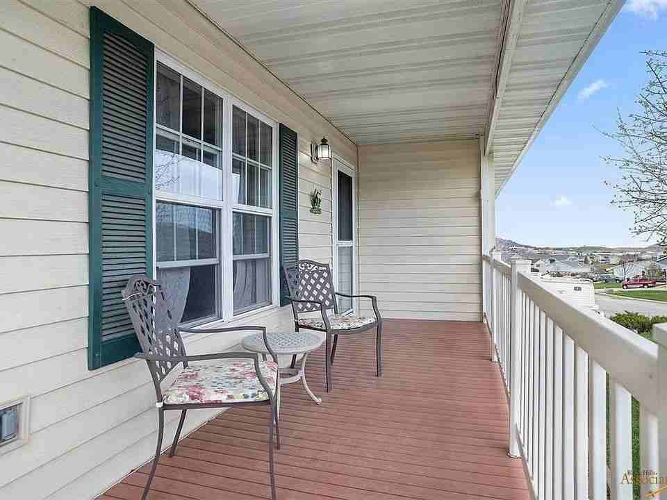 1019 S 35th St - Photo 2 of 20