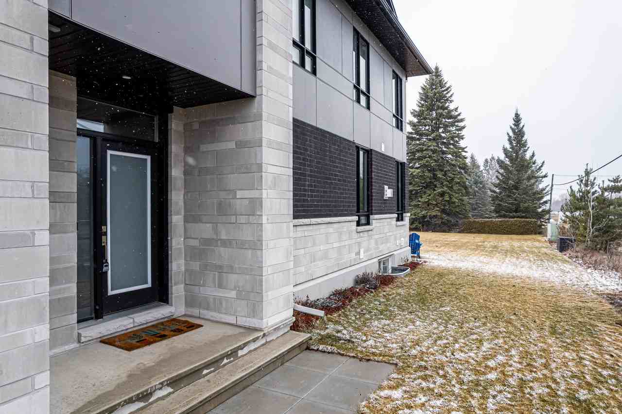 223 Bristol Crescent - 1 - Photo 2 of 36