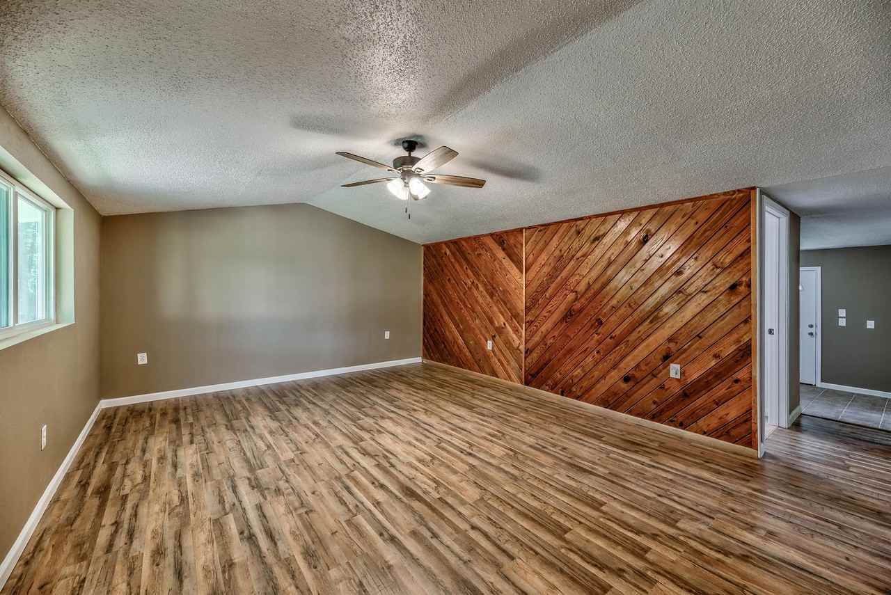 405 Bertha Loop - Photo 2 of 10