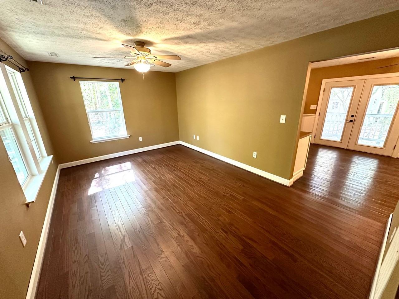 5518 Thompson Dr - Photo 3 of 16