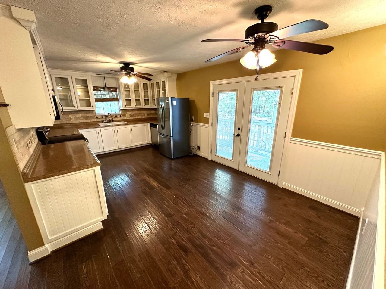 5518 Thompson Dr - Photo 4 of 16