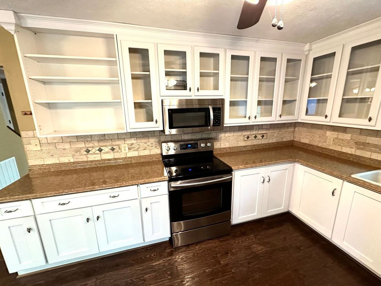 5518 Thompson Dr - Photo 6 of 16