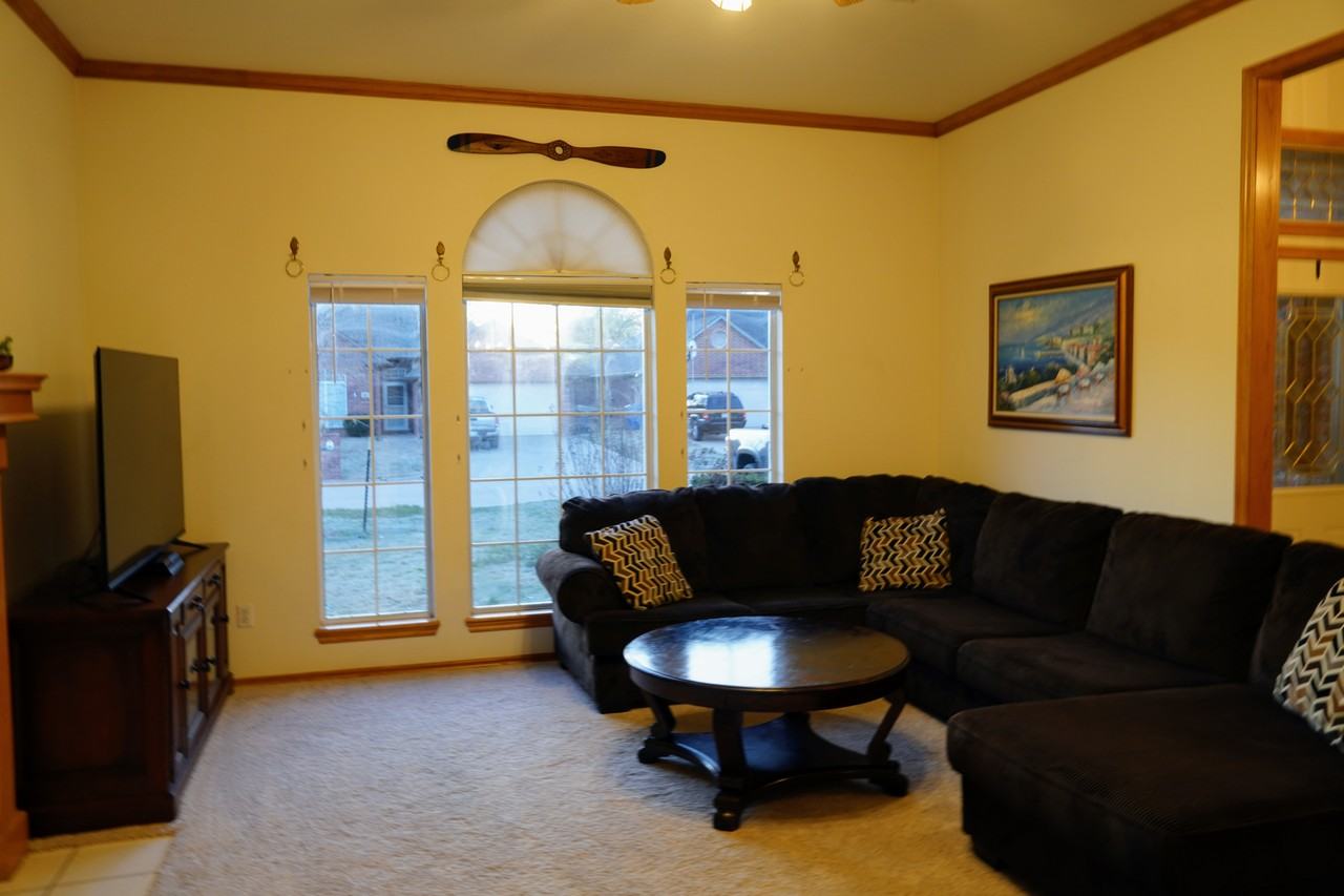 417 Oakdale Dr #NA - Photo 3 of 26