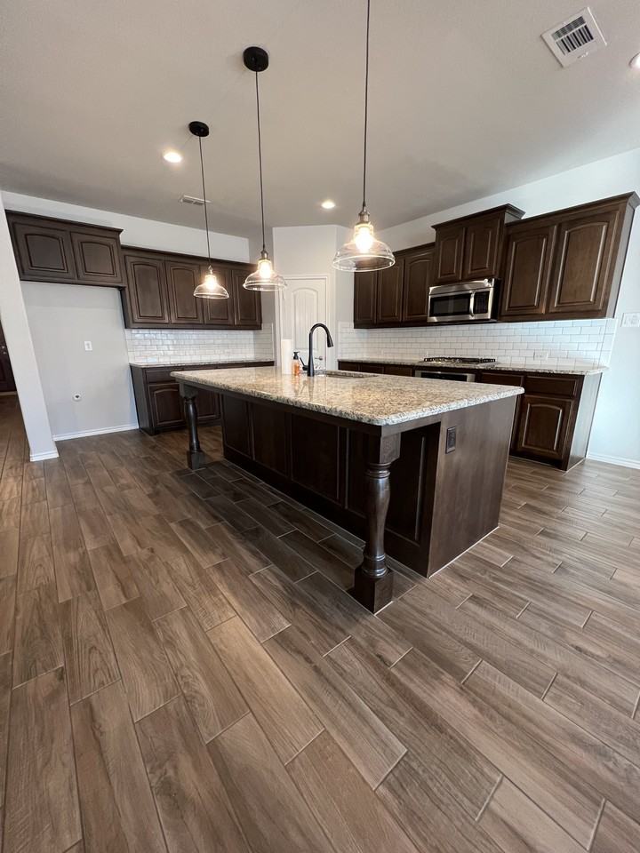 1805 Lark Ln #NA - Photo 6 of 25