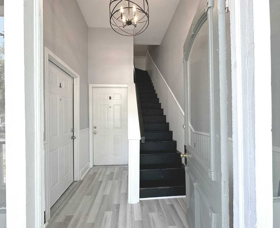 313 East Henry Street, Unit A - Photo 2 of 8