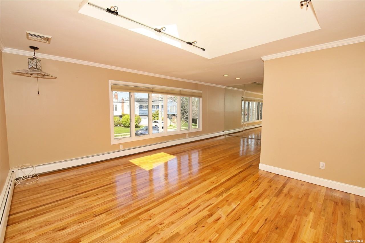 3497 Margie St - Photo 3 of 27