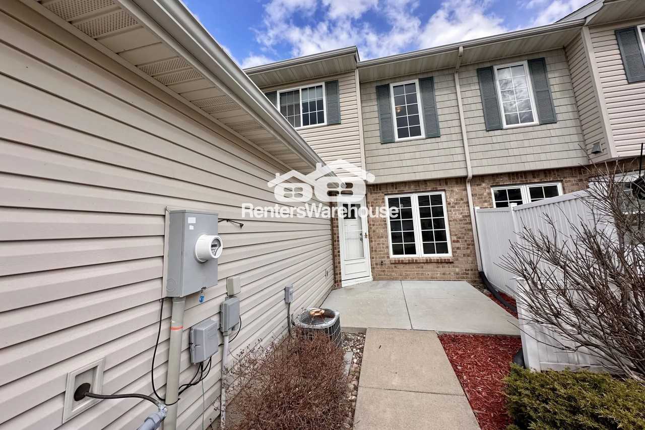 1579 Serenity Ln - Photo 2 of 28