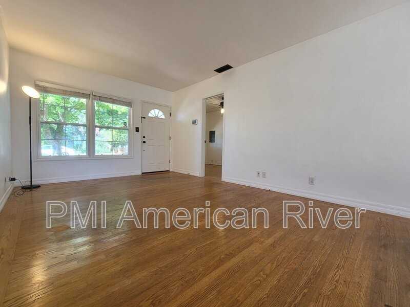 3701 52nd St - Photo 3 of 17