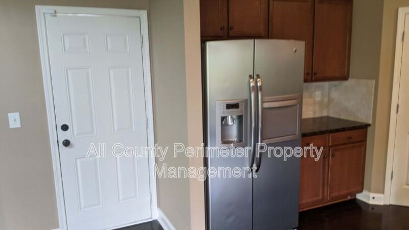 3535 Fallen Oak Ln - Photo 4 of 10