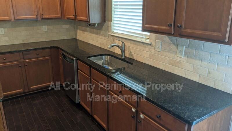 3535 Fallen Oak Ln - Photo 5 of 10