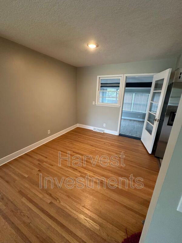 4431 Gunnison St - Photo 3 of 16