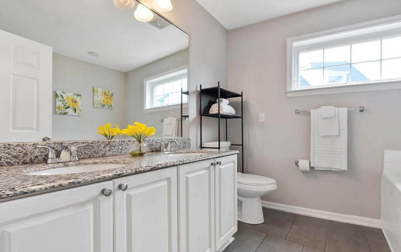 231 Roundhouse Dr - Photo 3 of 6