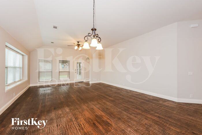 1652 Sandle Wood Dr - Photo 2 of 16
