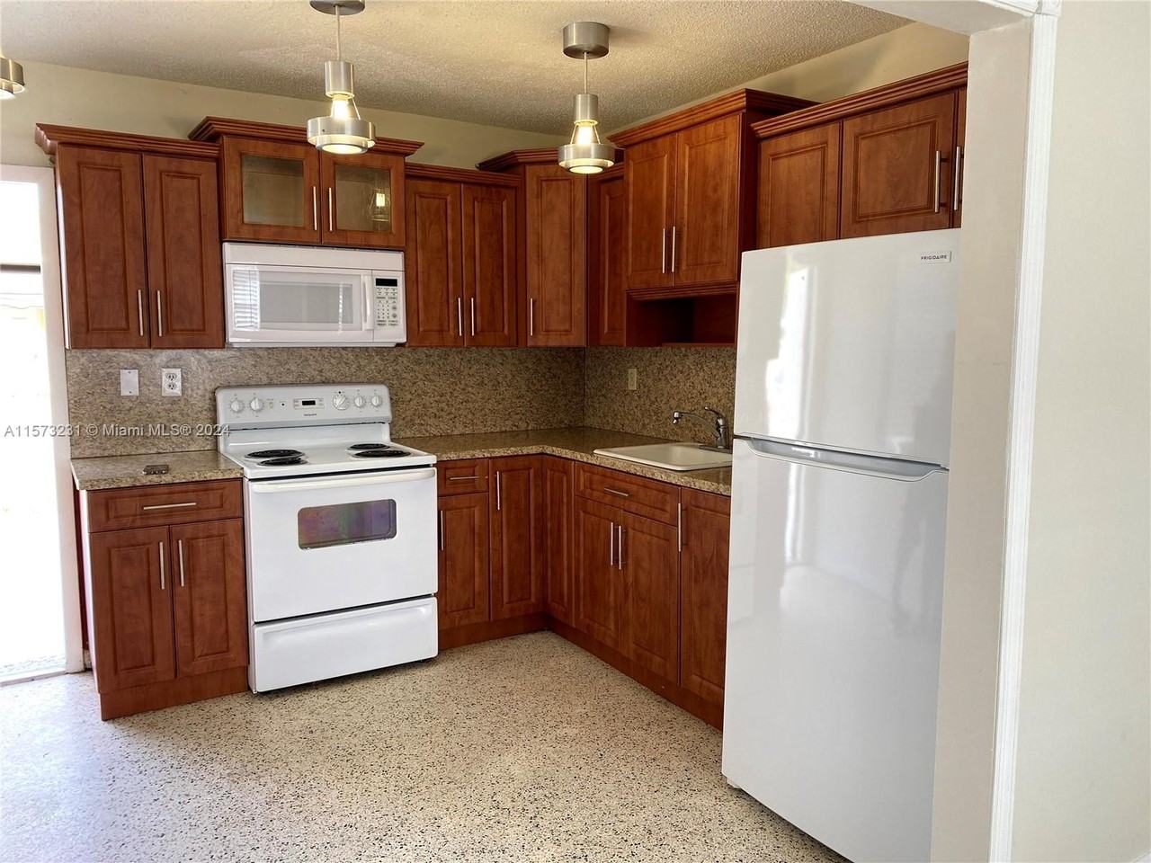 3 Bedroom House in Flagami, Miami, FL 33144 for 2,950/month Zumper
