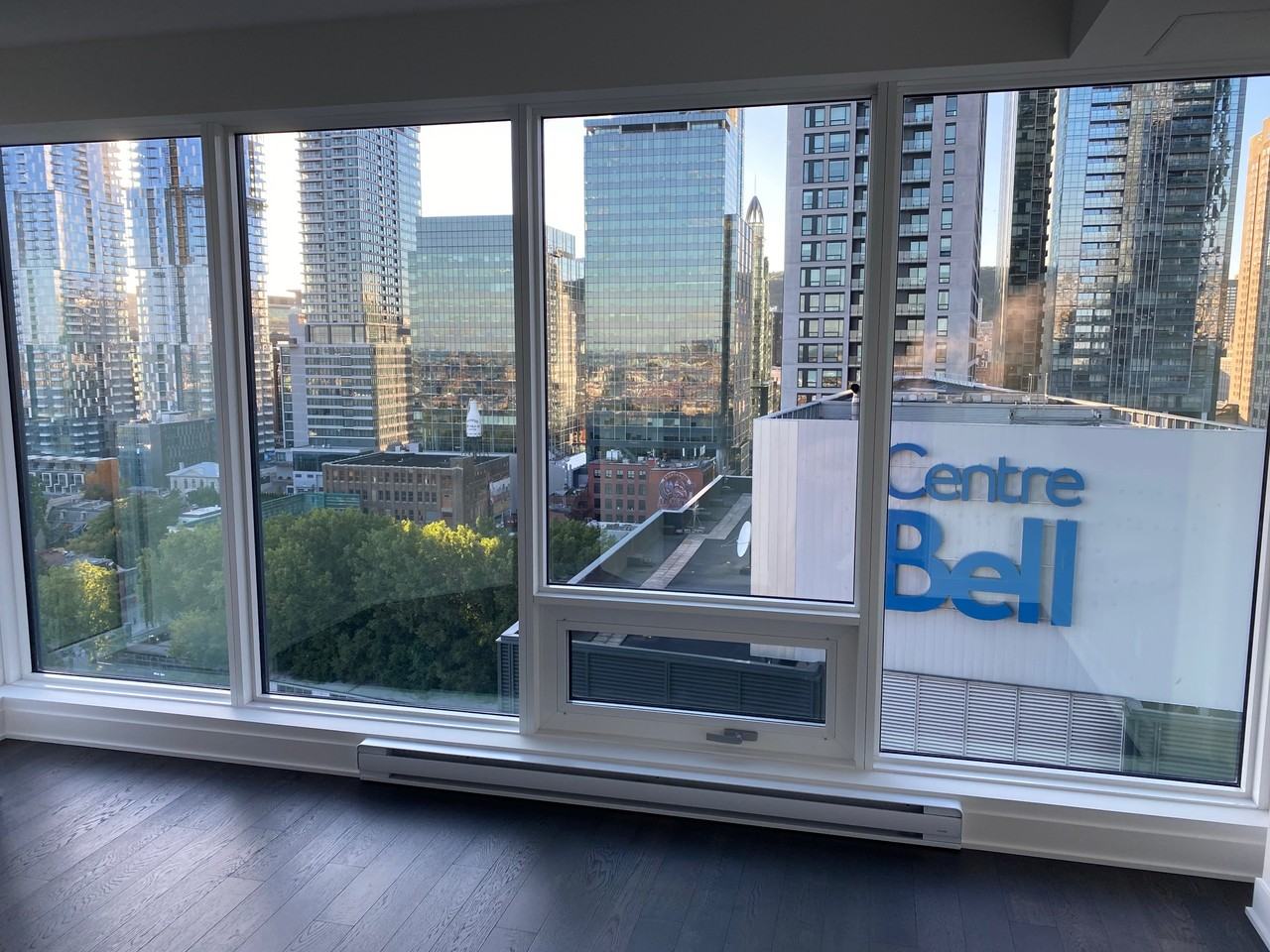 1288 Rue Saint-Antoine Ouest #2310 - Photo 7 of 26