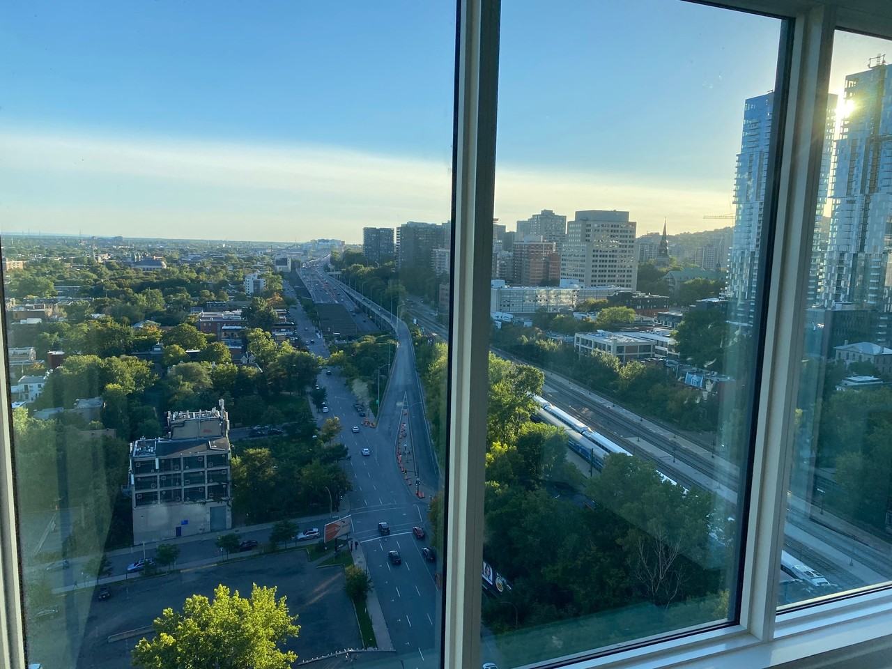 1288 Rue Saint-Antoine Ouest #2310 - Photo 6 of 26