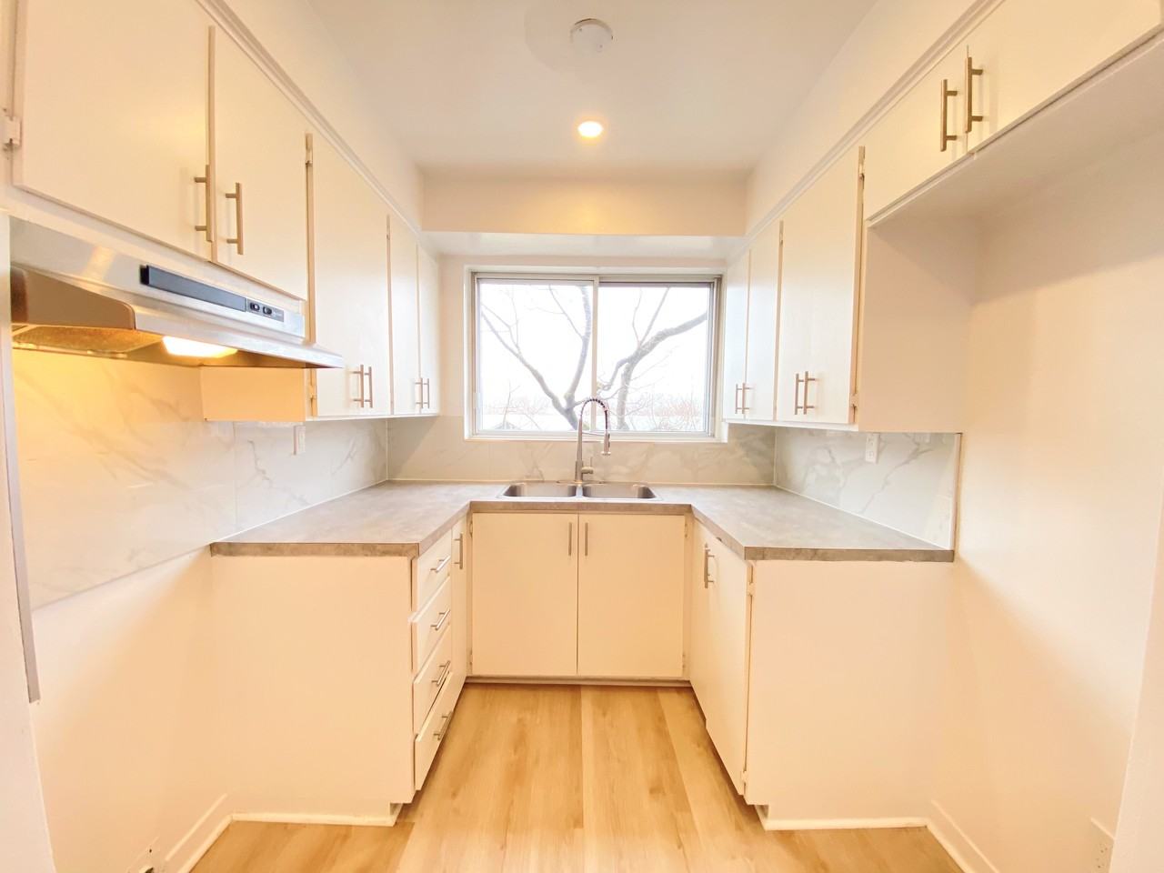 4450 Avenue Bourret #304