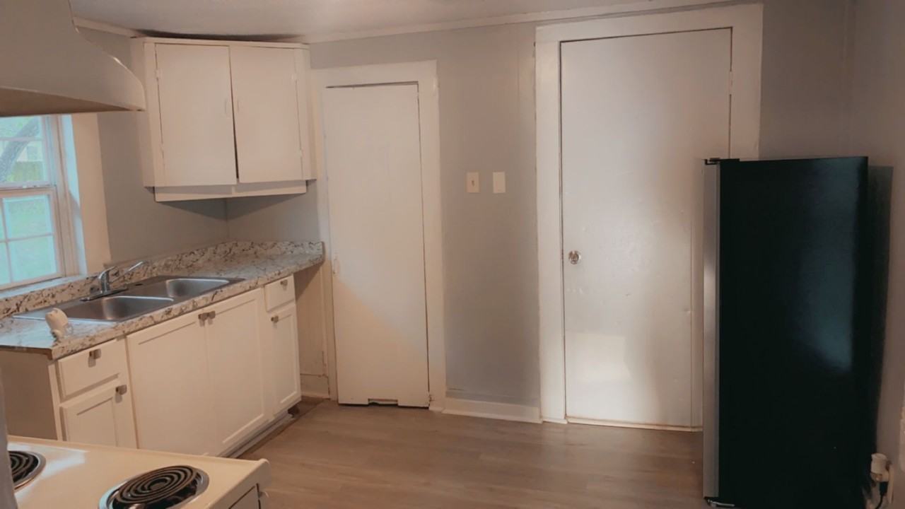 1610 Hill St - Photo 2 of 3