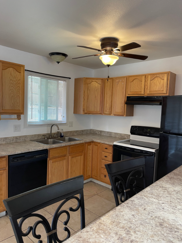 700 Phoenix Dr - Photo 2 of 15