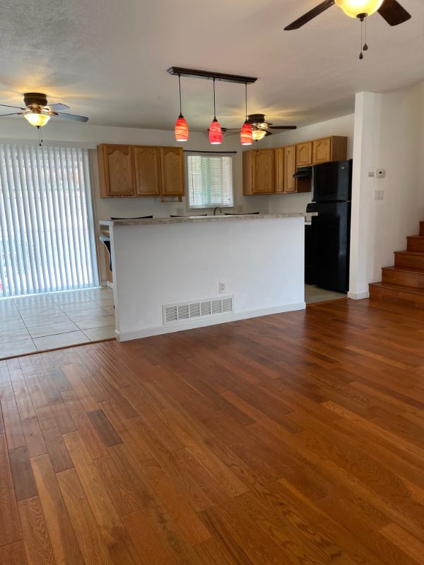 700 Phoenix Dr - Photo 3 of 15