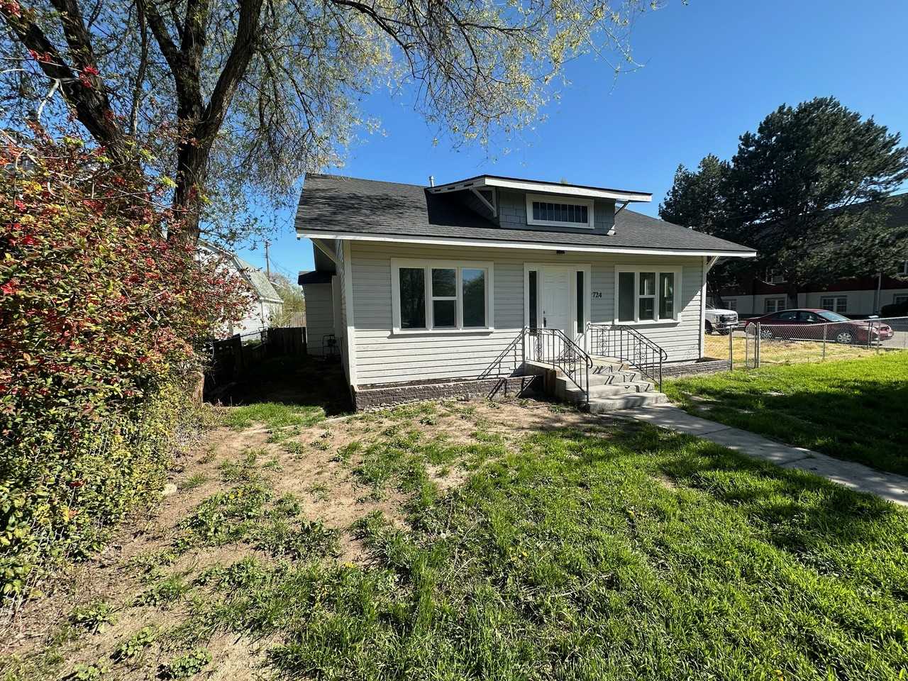 724 15th Ave S #NA - Photo 4 of 15