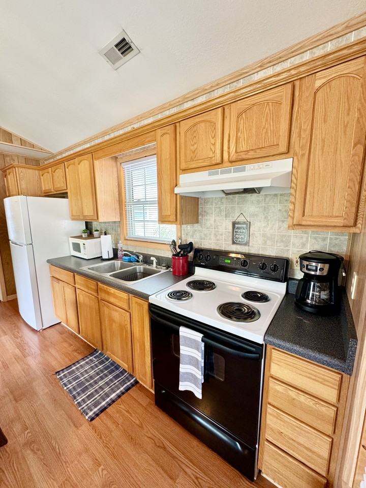 397 Barefoot Landing Dr #NA - Photo 6 of 13