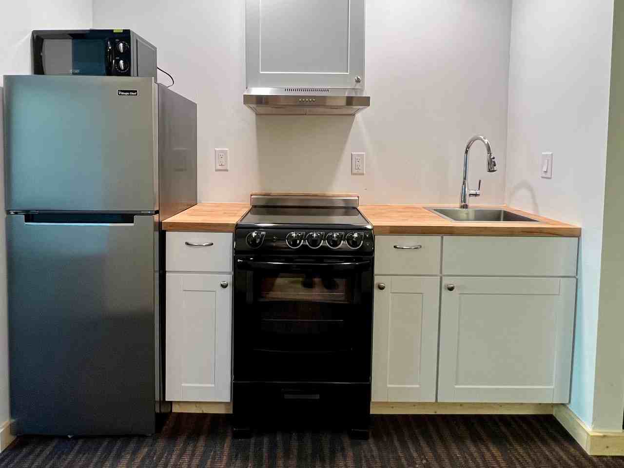 Ski Town Apartments - Photo 5 of 23