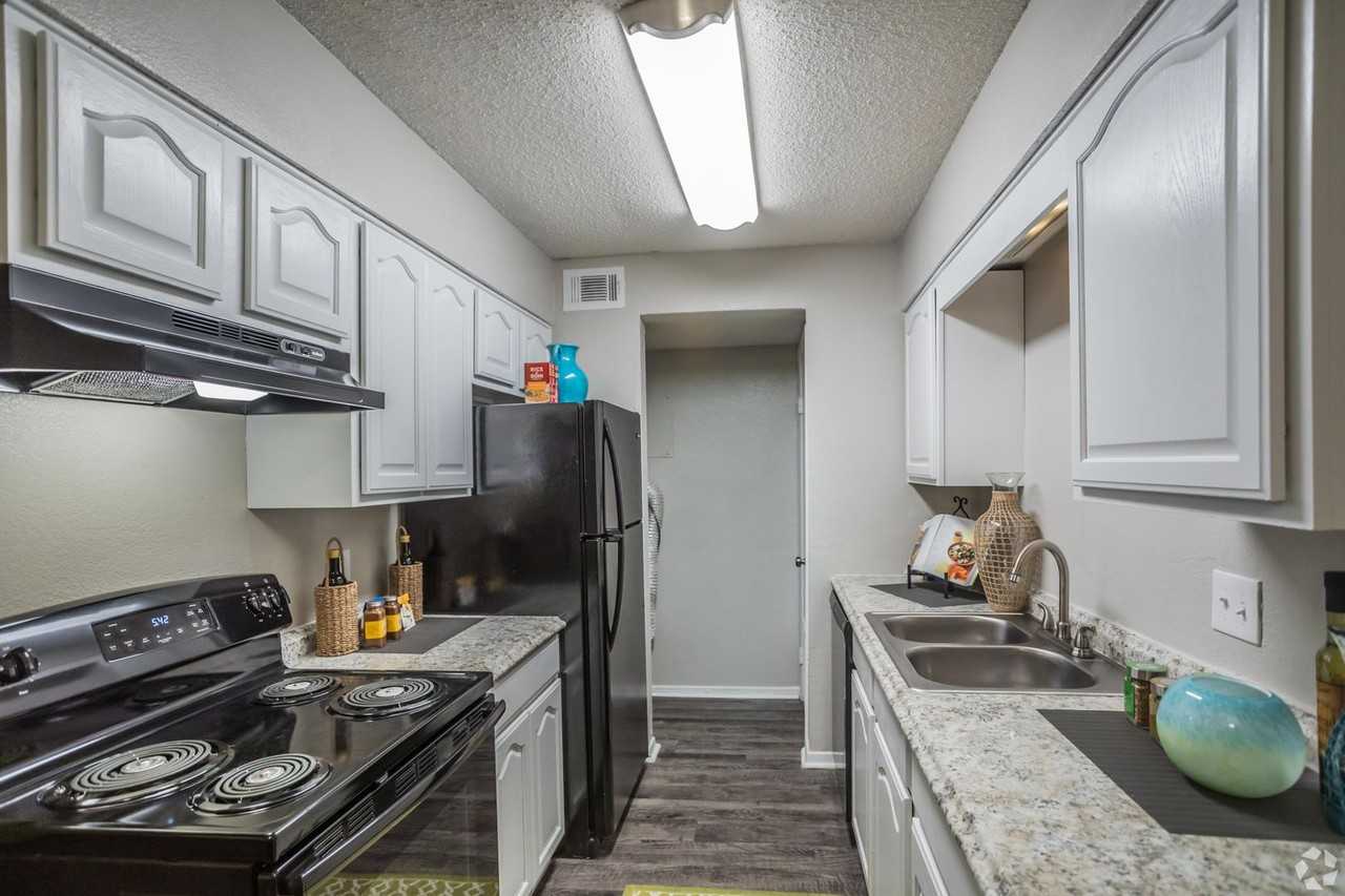 Little Rock II - Photo 3 of 49