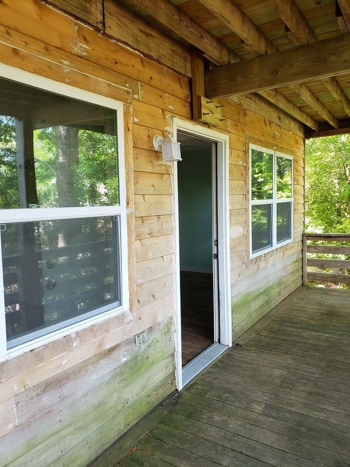 108 Harbour Rd - Photo 2 of 50