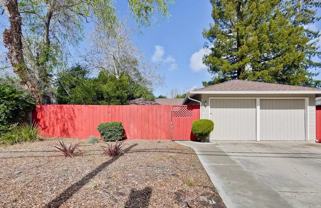 907 Embarcadero Rd - Photo 1 of 1