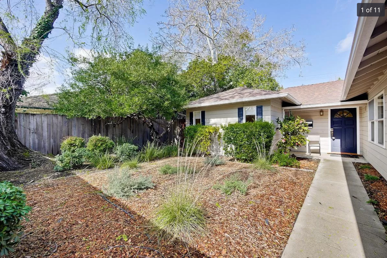 907 Embarcadero Rd - Photo 2 of 10