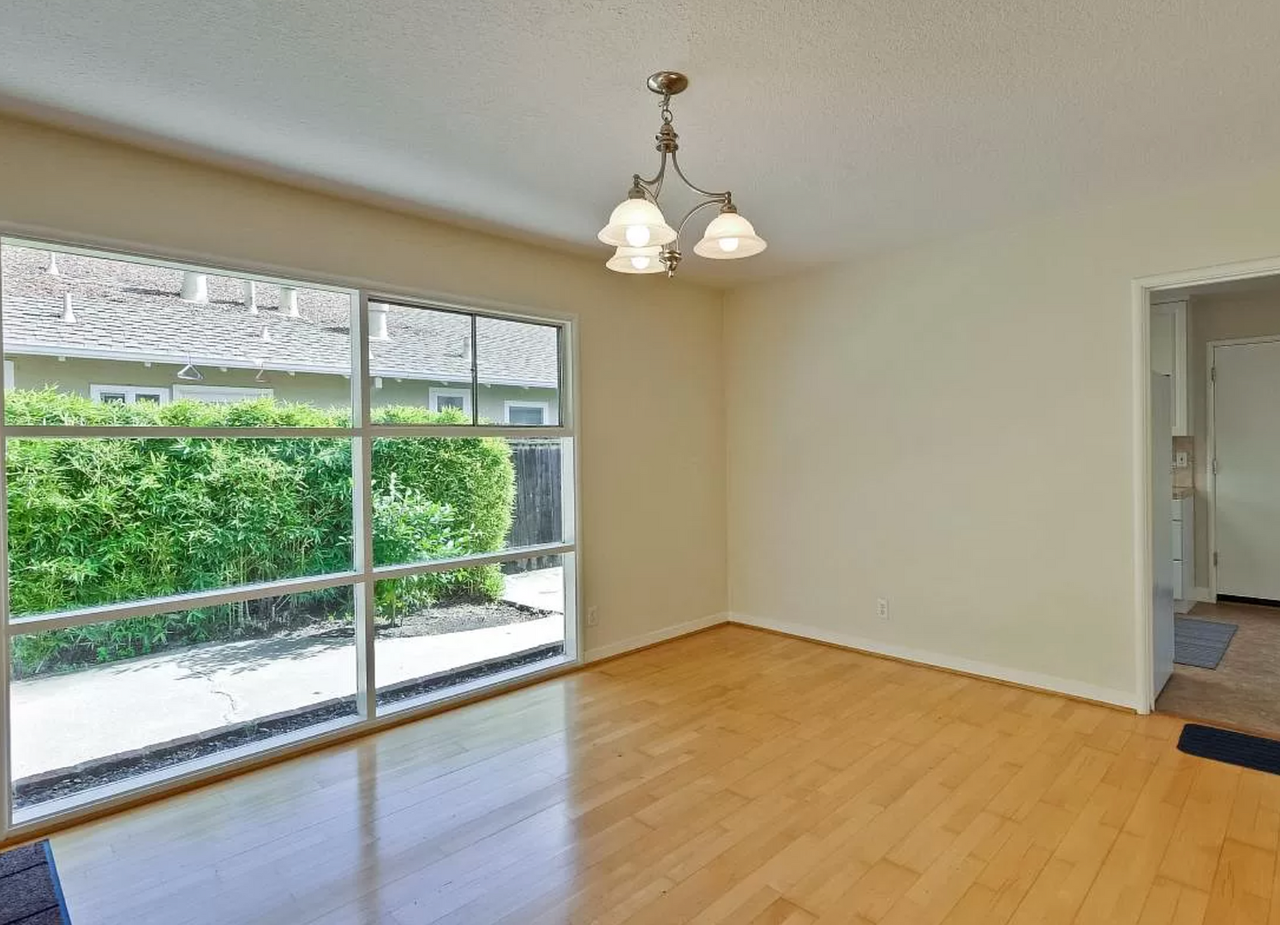 907 Embarcadero Rd - Photo 5 of 10