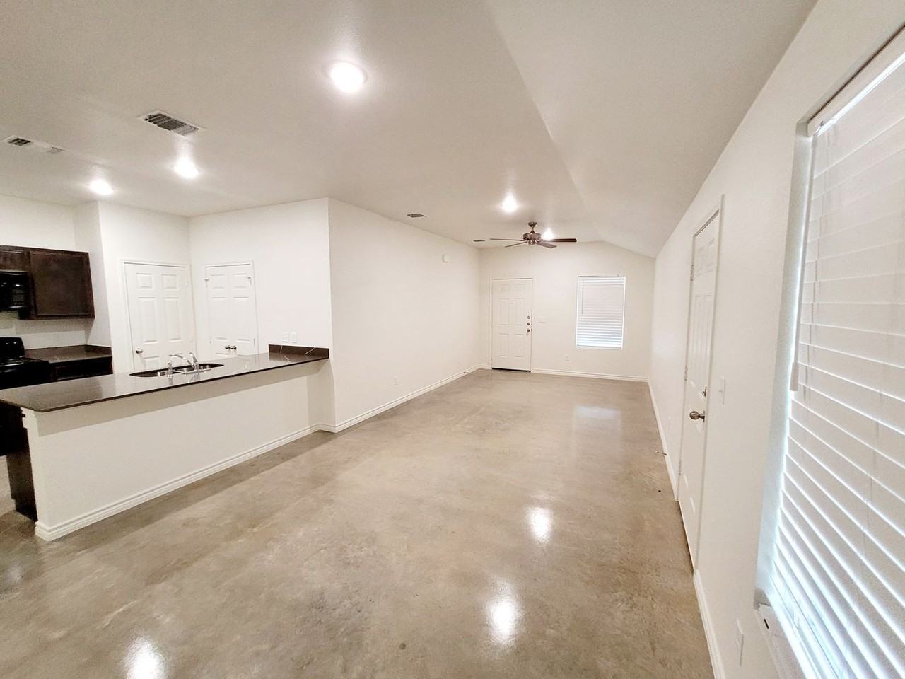 2318 Zanoletti Ct, Temple, TX - Photo 3 of 17