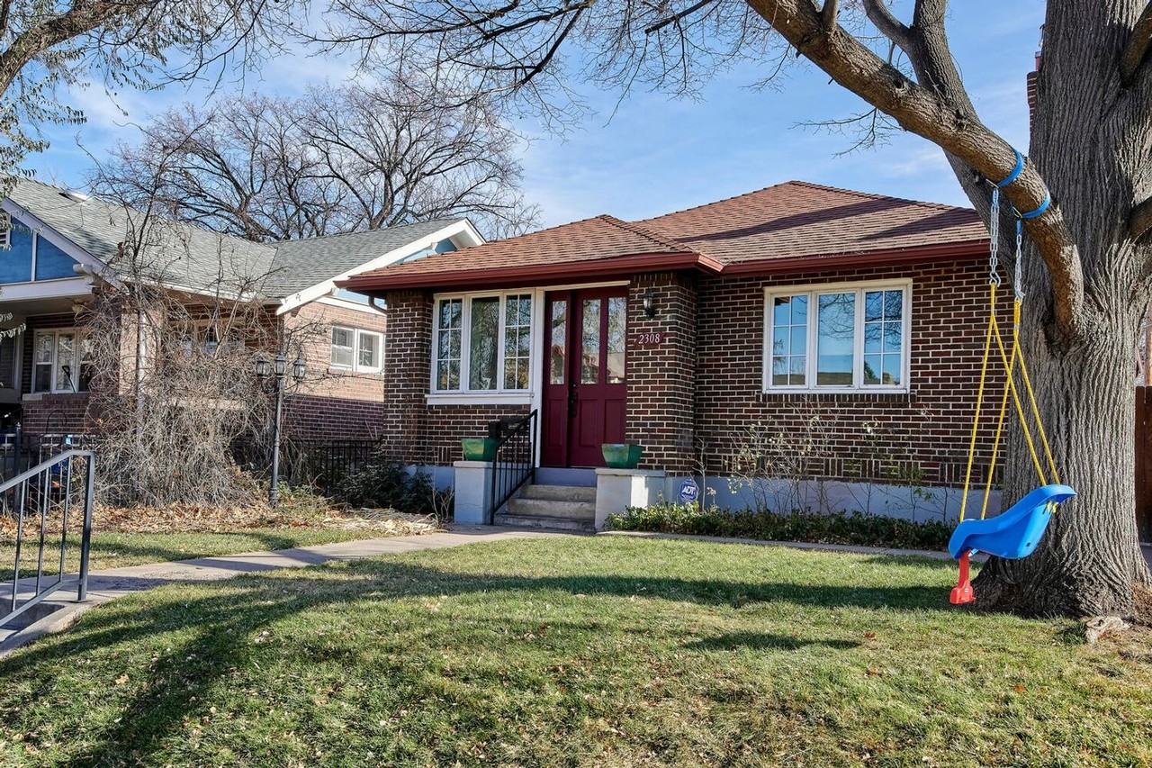 2308 Grape St - Photo 3 of 35