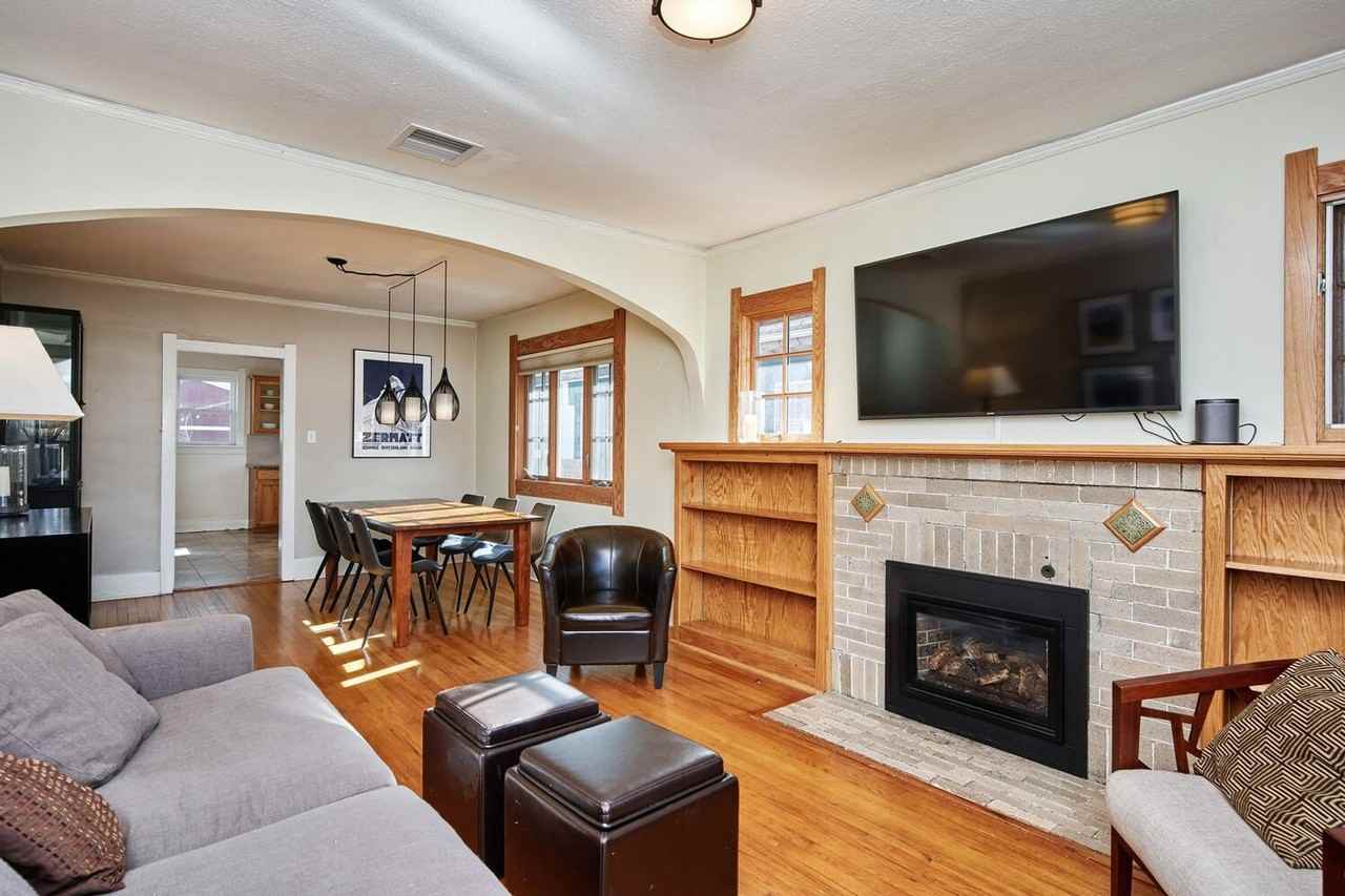 2308 Grape St - Photo 4 of 35