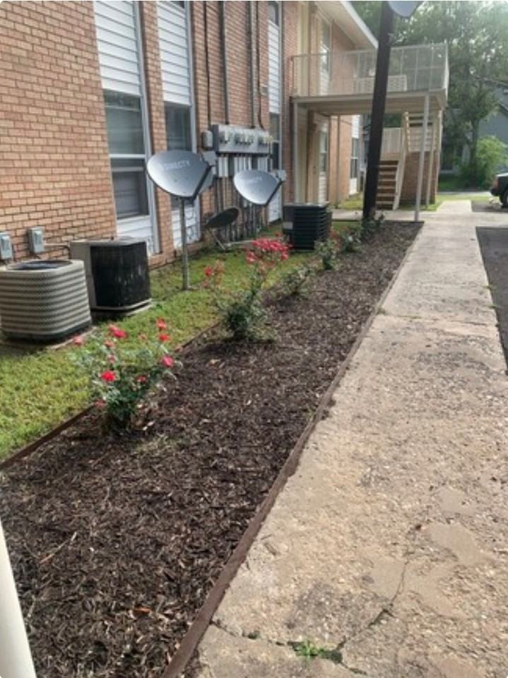 701 West Grove Avenue - Photo 3 of 9